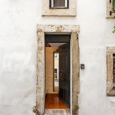 Dom wakacyjny Historic Alfama Cave - Medieval Quarter Experience Lizbona