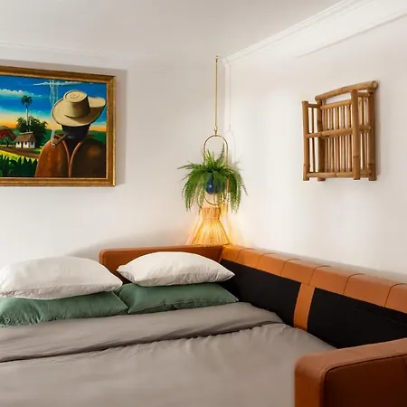 Casa Aurora - Bairro Tipico A Minutos Do Terreiro Lisbon